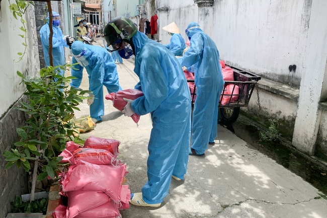 Chùa Hoằng Pháp: Tiếp tục hỗ trợ người dân khó khăn trong đại dịch Covid (đợt 8)